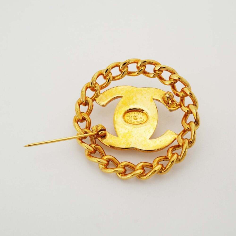 CHANEL Authentic Gold Logo Brooch - Picture 6 of 7